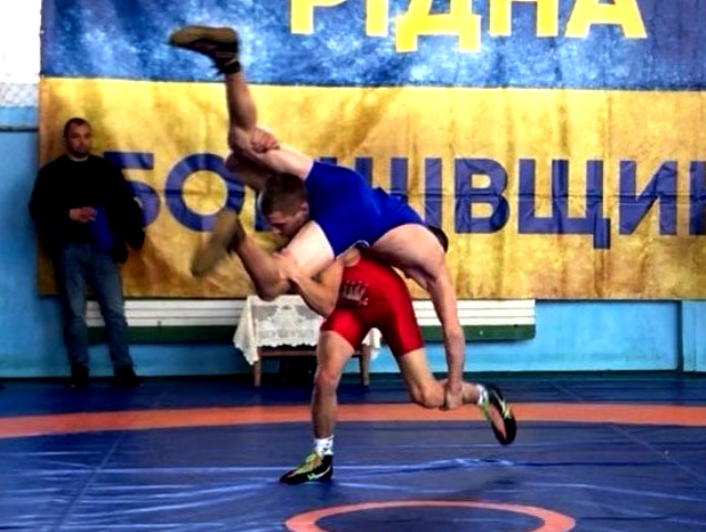 Атакує Олег Щур